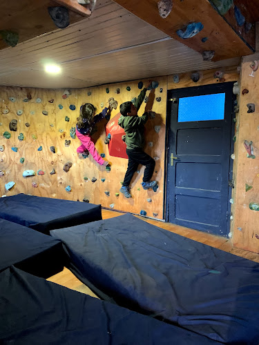 Opinii despre Monito Escalador în Castro - Gastronomía y hostelería