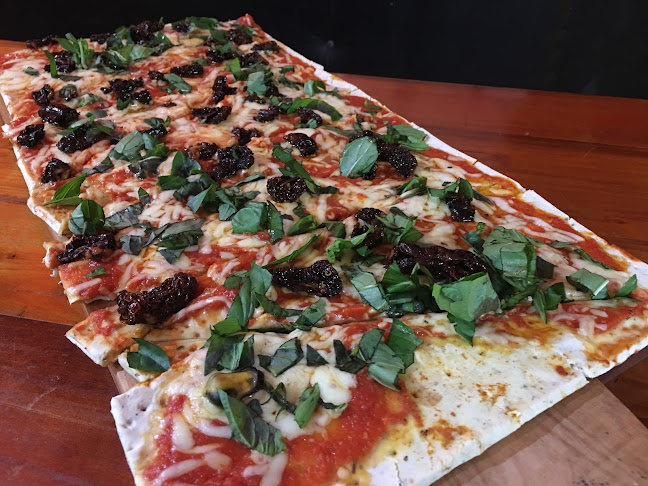 Taberna de la Pizza x Metro - Gastronomía y hostelería