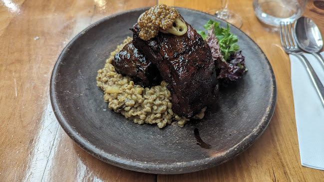 Salon Chharqu - Peumayen - Gastronomía y hostelería