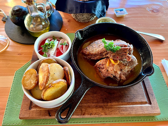 Adkantú, Restaurant Coñaripe