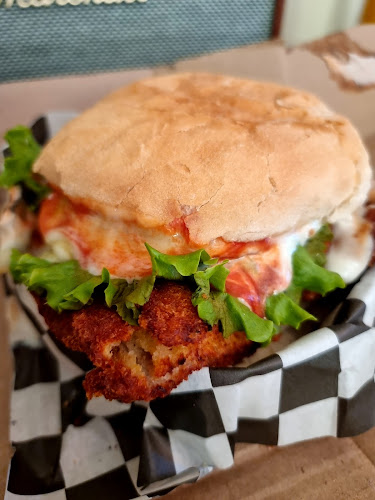 La Maestra Sanguchería - Gastronomía y hostelería