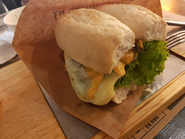 La Sanguchera del Barrio Phone number