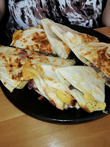 Comments and reviews of El Consulado