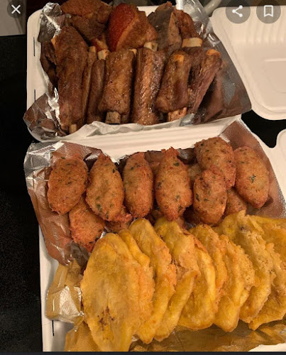 VAVA BAR RESTAURANT - Estación Central