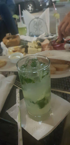 Avenida Manuel Labra Lillo. Stripcenter Puerta Oriente. Locales 1 y 2, Curicó, Maule