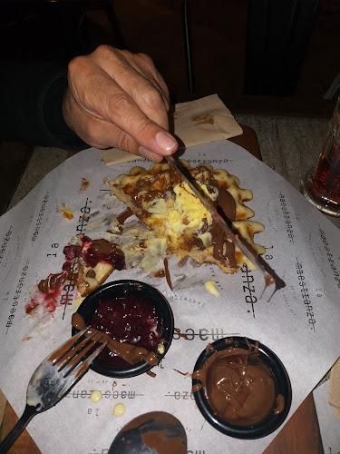 La Maestranza Sandwich & Burger Bar Phone number