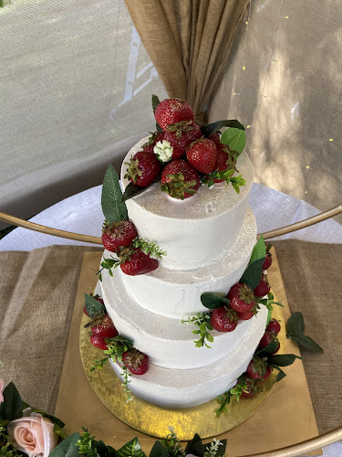 Marikeiks cupcakes & cakes Open Times