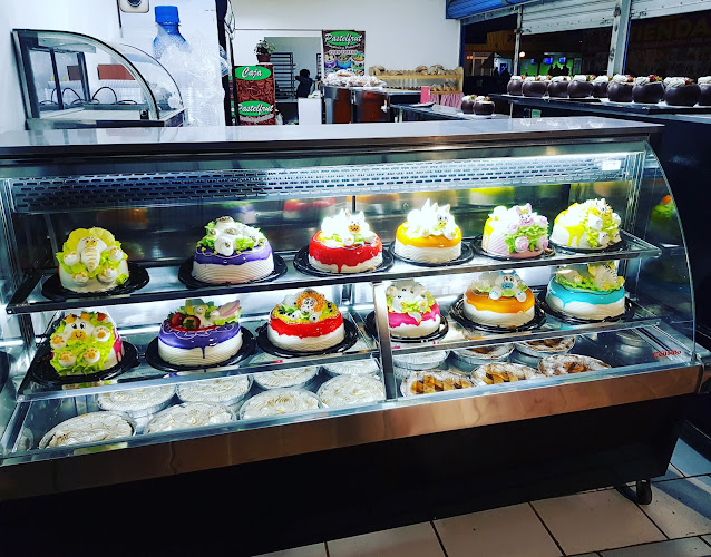 Reviews of Pasteleria La Victoria in Maipú - Gastronomía y hostelería