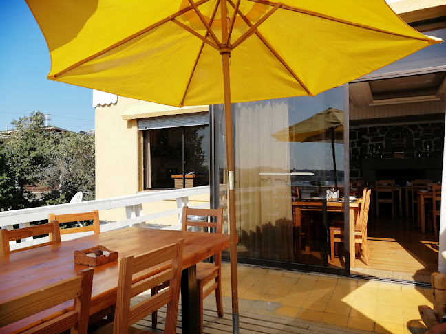 Sal y Pimienta Phone number