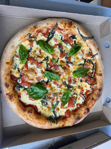 Pizzería Volcanes - Gastronomía y hostelería