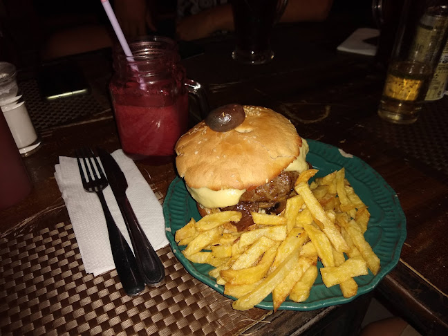 Opinii despre Club Maleville în Santiago - Gastronomía y hostelería