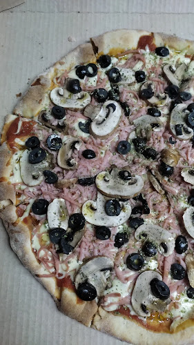 Valkiria Pizzería Open Times