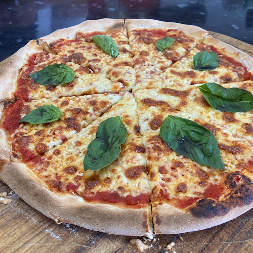 PitStop Pizza & Pollo Open Times