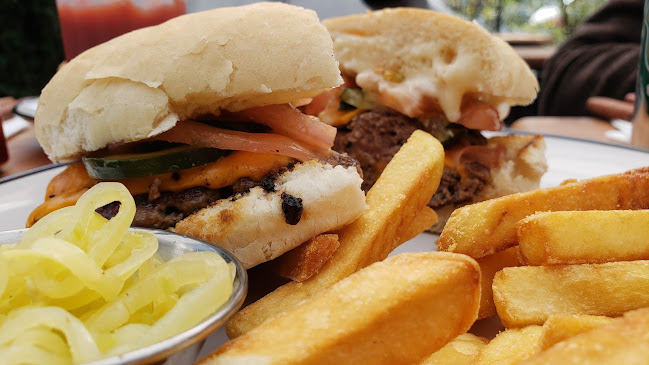 Tres Toques Sandwich cerveza y cafe - Gastronomía y hostelería