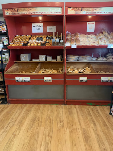 Esquina - Calle Zenteno, Argentina 0298, 6200000 Punta Arenas, Magallanes y la Antártica Chilena