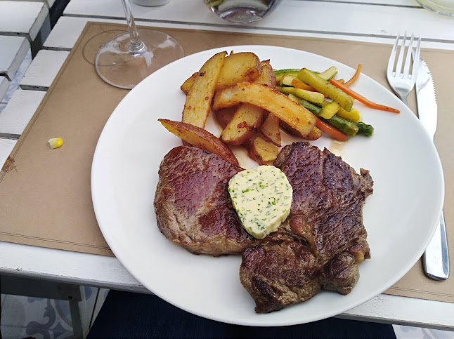 Café La Croix Open Times