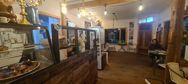 Opinii despre Bistró Indómito: Café & Pastelería în Fresia - Gastronomía y hostelería