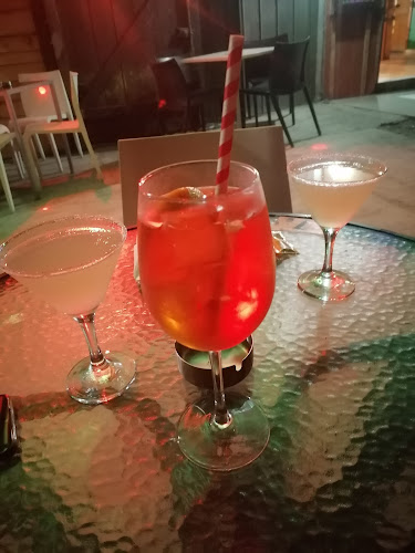 Clandestino restobar - La Unión