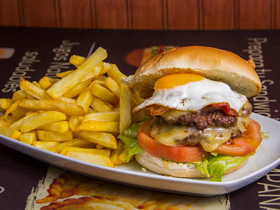 Av. Larraín 6733, 7870168 La Reina, Región Metropolitana