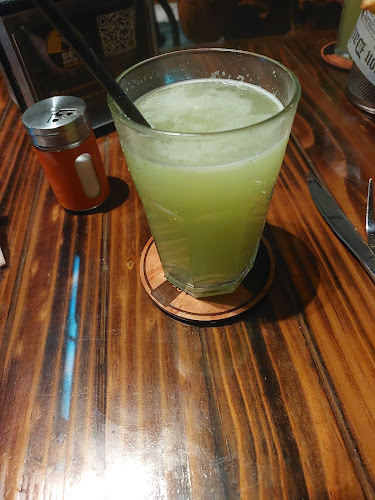 DE Rock & Burger Phone number