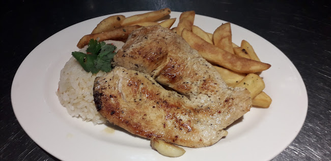 Opinii despre Las Brasas Del Volcán în Villarrica - Gastronomía y hostelería