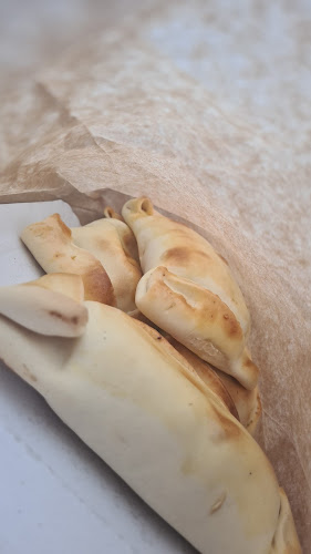 Empanadas Los Gansos Open Times