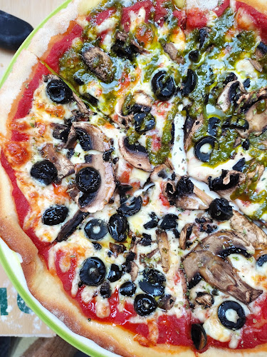 Valkiria Pizzería - Gastronomía y hostelería