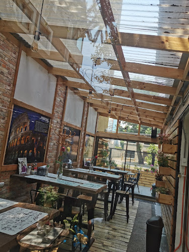 Panicale Pastelería & Restaurant Phone number