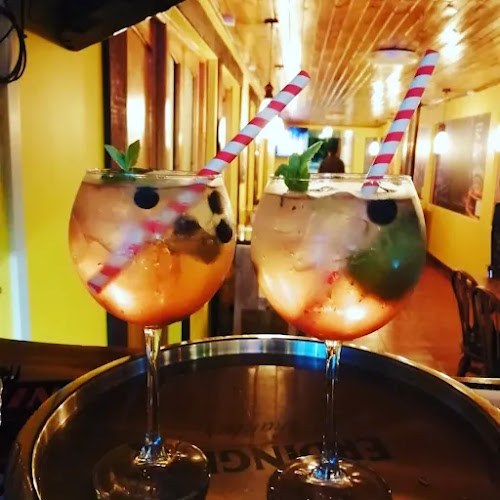 Santi Cafetería Y Sandwicheria - Requinoa