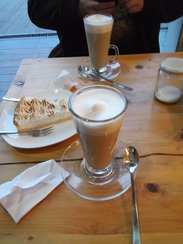 Opinii despre COFFEEPOLITAN CHILE în Pucon - Gastronomía y hostelería