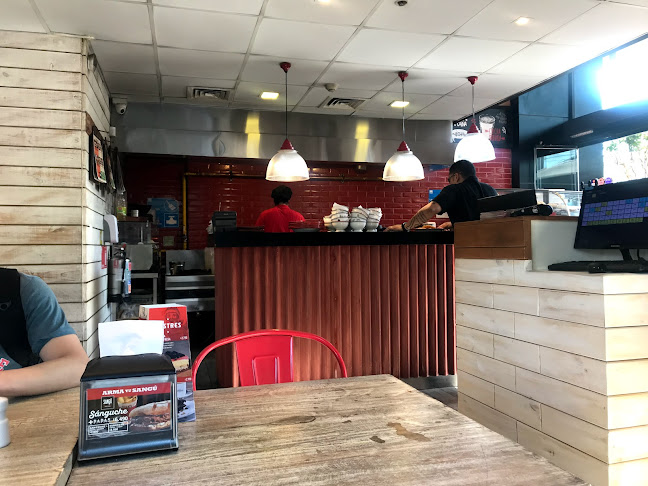 Sangú Sanguchería Peruana - Gastronomía y hostelería