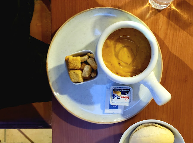 Comentarii opinii despre Cafeteria Tavelli La Reina